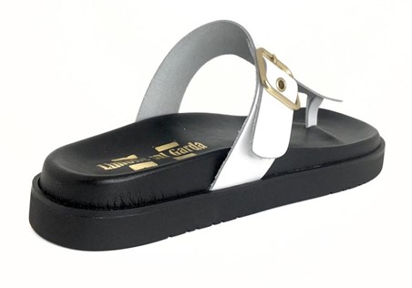 Sandalias Doradas Con Plataforma Anu00e1lisis Detallado De La