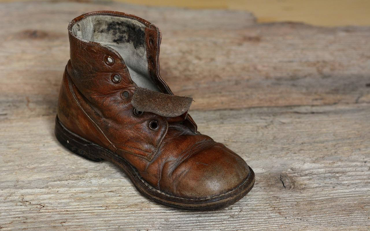 Zapatos Viejos: hacer, tirarlos, cómo reciclarlos y más Sabateca